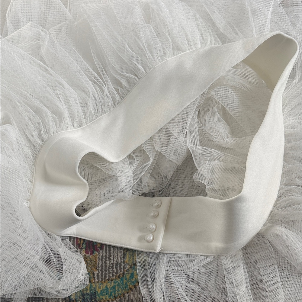 Elegant White tulle overskirt